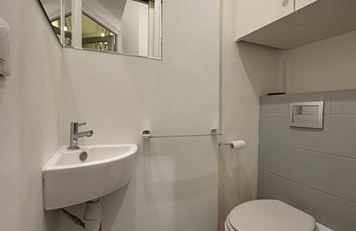 Location d’un studio meublé, 22 m², 7ᵉ arrondissement, Paris, France